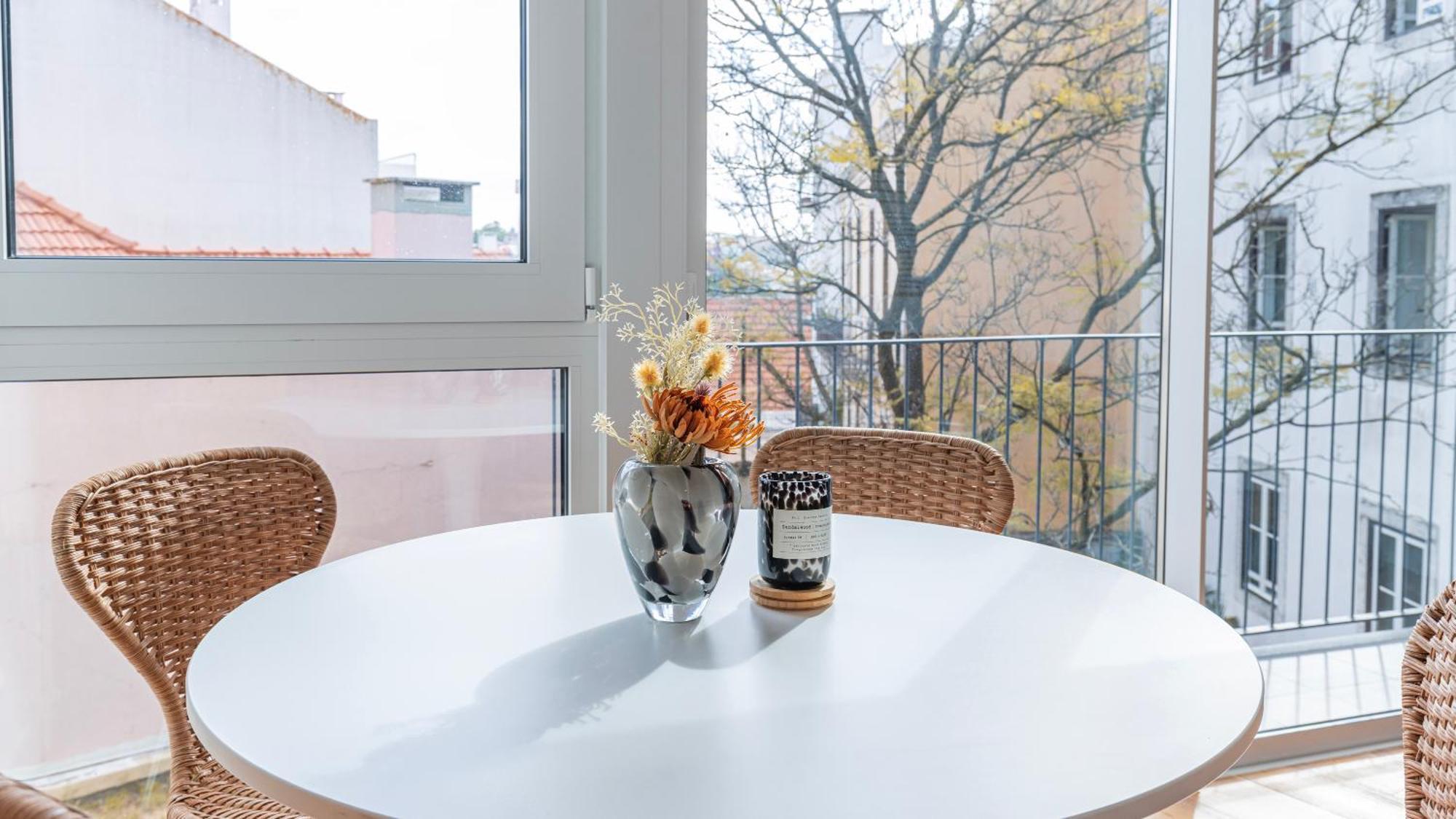 Classy 2Bdr House With Balcony By Lovelystay Lisboa Eksteriør bilde